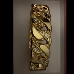 Gold-toned bangle bracelet